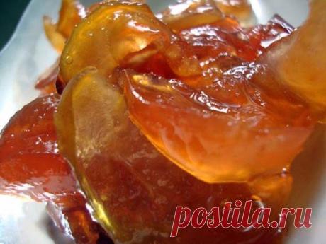 Прозрачное варенье из яблок - такое вкусное и красивое 

яблоки 1 кг 
сахар 1кг - 1кг 200гр 

-удалить сердцевины яблок 

-засыпать сахаром и оставить на 10-12 часов 
Яблоки с сахаром должны постоять какое-то время, чтобы выделился сироп. Удобнее всего нарезать яблоки вечером, к утру они уже будут в яблочно–сахарном сиропе. 

-дальше варить варенье из яблок на медленном огне, постоянно помешивая. 

Закипело, выключить его и оставить остывать и пропитываться сиропчиком. Тол...