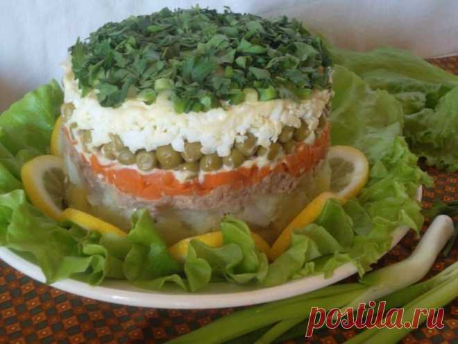 Салат с печенью трески.