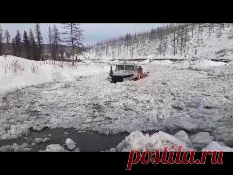 Урал 6х6 пробивается через зимник ❘ видео . Тут забавно !!!