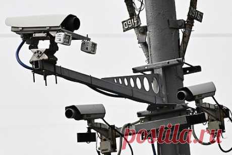 Оперативники по камерам отследили подозреваемого в убийстве Ржицкого. Оперативники отследили по системе видеонаблюдения маршрут подозреваемого в убийстве заместителя начальника отдела по мобилизационной работе администрации Краснодара Станислава Ржицкого. В МВД России предоставили «Ленте.ру» видео из автобуса, на котором ехал предполагаемый киллер Сергей Денисенко 1959 года рождения.