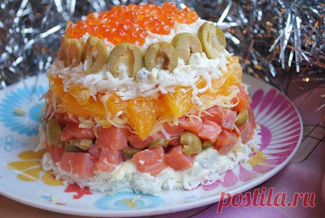 Салат на Новый год с красной рыбой и апельсином