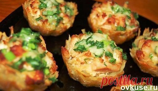 Тарталетки из картофеля с куриным филе под чесночно-сырным соусом - Простые рецепты Овкусе.ру