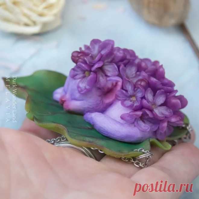 Котенок- веточка сирени (Сиренька)  Полимерная глина. Рукоделие без процесса.