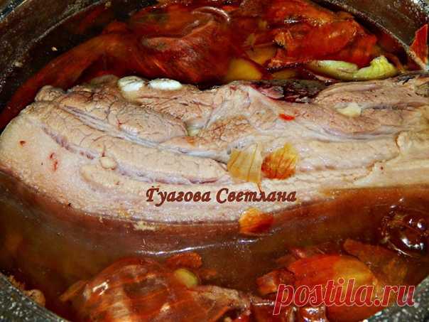 Сало вареное в луковой шелухе.
автор Света Гуагова

Сало с мясными прослойками - 1 кг,
соль - 3 ст.л. с горкой
Показать полностью...