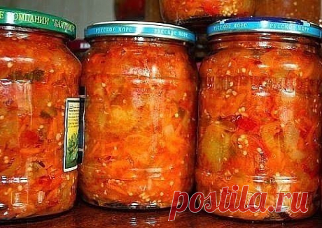 ПИКАНТНАЯ КОНСЕРВАЦИЯ 🔥

1. ГРЕЧЕСКАЯ ЗАКУСКА

Ингредиенты:

● 500 г моркови, 
● 1 кг. фасоли, 
● 1 кг. перца болгарского, 
● 1 ст. растительного масла, 
● 2 кг. помидор, пучок петрушки, 
● 3 ст. л. соли, 
● 2 стручка горького перца, 
● 1 ст. чеснока, 
● 500 г лука, 
● 1 ч.л. уксусной эссенции (70%).

Приготовление:

Фасоль замочить, сварить до готовности. Нарезать тонко лук, перец, морковь натереть на крупной терке и тушить в масле 20 минут. Помидоры, чеснок, горький пер...