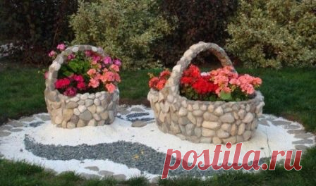 Клумба своими руками из подручных материалов. Фото пошагово Любому хозяину дачи хочется украсить внешний вид двора и придать участку нотку изысканности и уникальности. Отличным помощником в этом стремлении будет клумба, которая будет радовать глаз яркими краск…