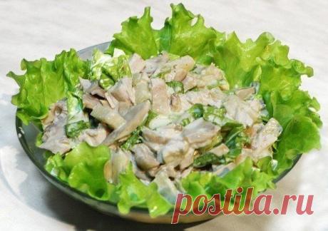Салат с курицей и грибами
