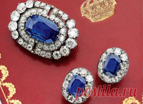 Против паранджи: в швейцарских поездах хотят видеть лица пассажиров Швейцарское правительство намерено ввести закон, требующий открывать свое лицо по просьбе госслужащих, сотрудников транспорта и билетеров.