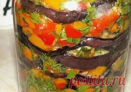 Вкуснейшие баклажаны на зиму &quot;10 на 10&quot;.

Одним из интересных вариантов приготовления маринованных баклажанов на зиму по праву считается рецепт «Баклажаны 10 на 10». Это прекрасная закуска – и готовить ее легко и содержимое баночки уходит на ура. Наиболее трудоемким занятием при овощной консервации считается нарезка и обжарка овощей. В этом рецепте ничего этого делать не надо, поэтому его приготовить можно довольно быстро. Овощи желательно брать не очень крупные, средних р...