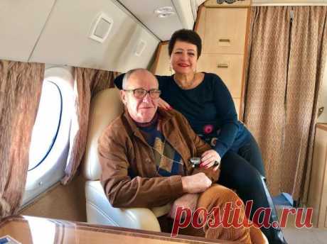 79-летний Эммануил Виторган снова стал отцом и показал первое фото дочери