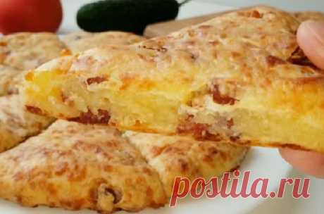 Самый вкусный завтрак для всей семьи - от них ещё никто не отказывался! Сырные сконы: самый вкусный завтрак для всей семьи. Сытный и достаточно быстрый завтрак или перекус, лепешки получаются с хрустящей и румяной корочкой, почти как пицца.