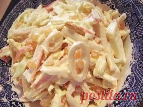 Три простых салатика с кальмарами 

1. Салат 