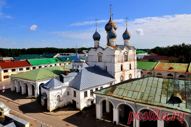 ГУЛЯЯ ПО РУСИ - Церковь Спаса на Торгу - храм в торговом центре древнего Ростова..