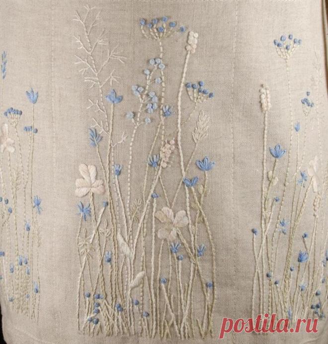 Вышитые цветы.