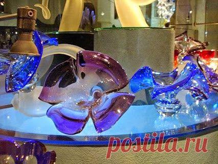 Гусь Хрустальный
Экскурсия в Гусь Хрустальный – это рассказ об искусстве, достигшем совершенства; история мастерства, ставшего легендой! Перед Вашими глазами, как на ладони, окажется вся история русского хрустального дела за столетия. Если Вы умеете ценить истинную красоту, то никогда не забудете этот день. Приятным дополнением станет посещение фирменного магазина при заводе.