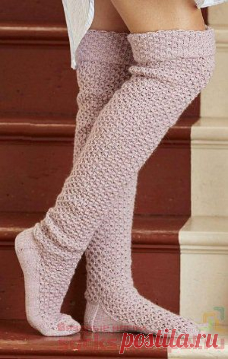 Теплые вязаные чулки от дизайнера Lisa Richardson переведены из журнала “Simply Knitting” Теплоножкой.