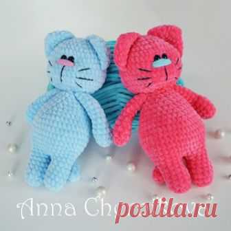 Шкодливый кот / Mischievous cat амигуруми. Схемы и описания для вязания игрушек крючком! Бесплатный мастер-класс от Анны Черниковой по вязанию плюшевого кота крючком. Высота вязаного котика примерно 23 см. Для изготовления зефирного кота в…