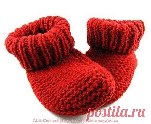 Очень простые носочки, которые сможет связать даже начинающая вязальщица. Вяжутся на двух спицах и выглядят очень уютно и по-домашнему.
Спицы: 5-5.5 мм прямые
Пряжа: 200 г, толщиной 100г-200 (220)м.
Размер: 40-42
Показать полностью…