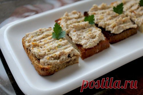Яично-ореховый паштет со сливочным маслом и зеленью