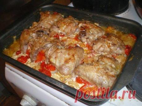 Крылышки запеченные с картошкой...Безумно вкуснo!! Быстро, легко и ОЧЕНЬ вкусно! Рецепт совсем простой. !! Более подробно о рецепте можете узнать в e: шеф-повар Одноклассники, по ссылке https://a.vk.com/away.php?to=https://www.okshustrypovar.blogspot.com/2014/05/blog-post_8911.html Рекомендуем посмотреть!!! Приятного аппетитa

Дорогие кулинары! Чтобы не потерять рецепт, жмите &quot;Класс!&quot;, а потом &quot;поделиться&quot;. Рецепт будет на вашей стене В Одноклассники. Всё ОК!