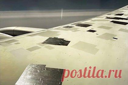 Пассажир заметил на крыле самолета отклеивающуюся изоленту и пришел в ужас. Пассажир самолета Boeing 787 выглянул в окно, заметил на крыле отклеивающуюся изоленту и пришел в ужас. Инцидент произошел на рейсе из Манчестера в Гоа. После того как 62-летний британец Дэвид Паркер увидел куски изоленты на воздушном судне, он решил поделиться этим со своей 27-летней невестой Сашей.