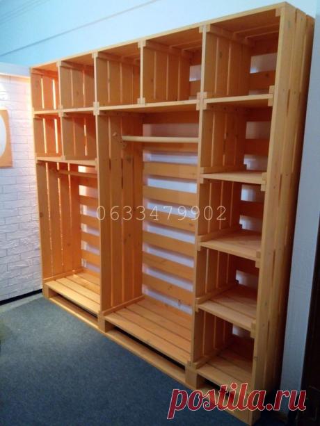 Яркий и вместительный стеллаж из дерева. Размер 2,4м*2,2м*0,45м. Материал - сосна. Изготовим в других конфигурациях и цветах.