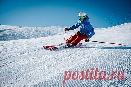 В Приморье началось строительство круглогодичного горнолыжного курорта. В городе Арсеньев на горе Обзорная начали строить круглогодичный горнолыжный курорт. Специалисты уже приступили к подготовительным работам по обустройству основания для подъемников. Поставляется оборудование для первой кресельной канатной дороги. Курорт одновременно сможет принимать более трех тысяч гостей.