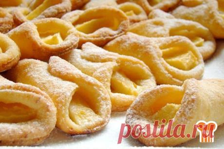Низкокалорийное творожное печенье с яблоками  

Этот рецепт не только вкусный, но и полезный! Печенье без яиц и масла — как раз подойдет тем, кто хочет сладкое, но следит за фигурой!