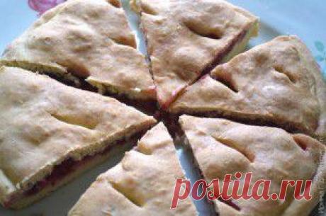 Пирог из пресного теста с малиной