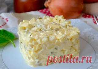 Вкусняшки: Луково-яблочный салат по-польски