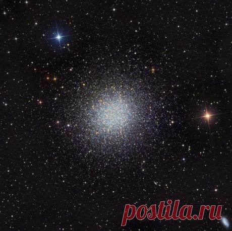 M13: огромное шаровое скопление в Геркулесе / Интересный космос