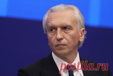 Глава РФС назвал сложность перехода в Азию. Президент Российского футбольного союза (РФС) Александр Дюков назвал сложность перехода в Азиатскую конфедерацию. Дюков заявил, что Россия не может сменить конфедерацию без согласия со стороны Союза европейских футбольных ассоциаций (УЕФА). Он подчеркнул, что решение должно приниматься консолидировано.