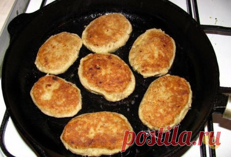 Котлеты из сардины


Если под рукой нет мяса, свежей рыбы, то можно сделать котлеты и из консервы. Вместо сардин (если они вам не нравятся) можно и другие консервы брать. Для приготовления котлет из сардин заранее отварите картофель в мундирах. Можно использовать молодую картошечку. Смотрим рецепт.


Ингридиенты:

Вареный рис: 1 Стакан,
Банка сардин: 1 Штука,
Лук: 1 Штука,
Яйцо: 1 Штука,
Картофель: 3 Штуки,
Соль, перец: По вкусу


Приготовление:

Подготовьте ингредиенты.
Л...