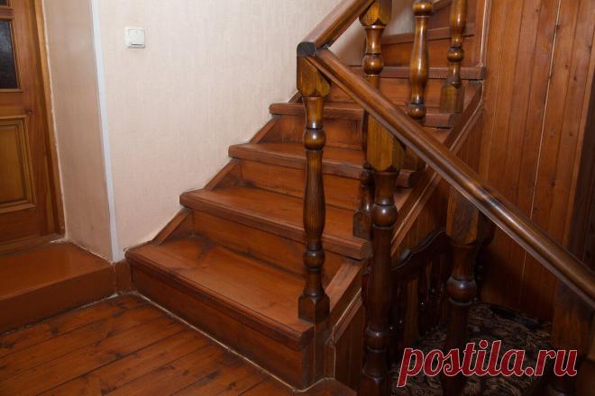 Деревянные лестницы в доме и как не разочароваться в них со временем | Мой Домик Пульс Mail.ru Большинство современных коттеджей строится в несколько этажей. Практически все проекты для застройки делаются в расчете на несколько уровней жилых помещений.