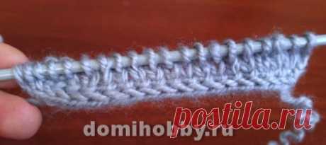 Набор петель с утолщенным краем 

Источник: https://domihobby.ru/ 

Красивое вязание начинается с деталей. Этот мастер-класс посвящен набору петель на спицы с утолщенным краем или провязыванием по низу шнура i-cord. Такой связанный край получается аккуратным, закругленным и он вдвое толще, чем основная вязка. При таком наборе петель кромка не будет закручиваться при вязании лицевой гладью или деформироваться при носке. 

Набор петель с утолщенным краем можно делать для офо...