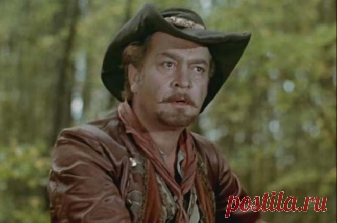 Владимир Сошальский, 14 июня, 1929
 • 10 октября 2007