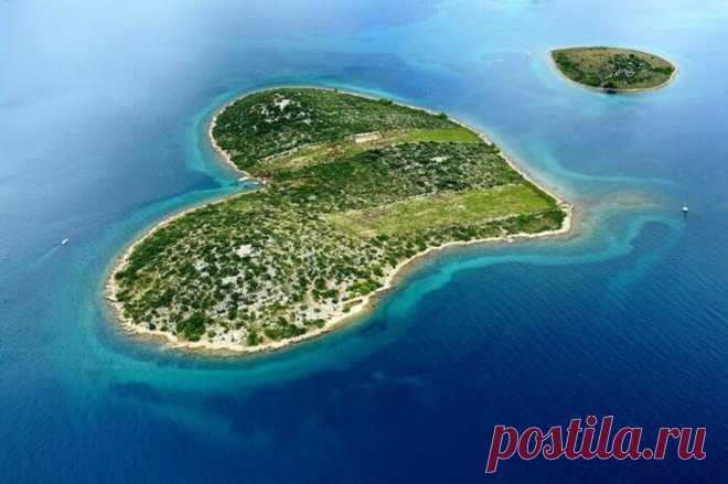 Острова с неповторимыми и причудливыми очертаниями