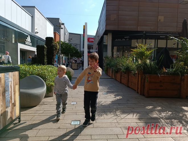 (6) Facebook