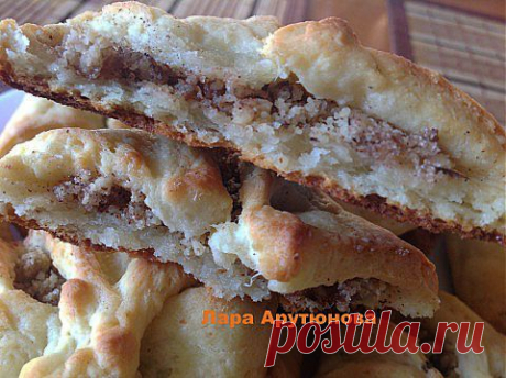 Творожное печенье с начинкой из грецкого ореха с сахаром и корицей. | Четыре вкуса