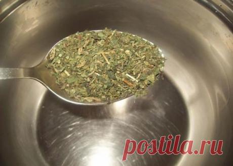 Остановить выпадение волос помогут эти 2 ингредиента! Густые, красивые и здоровые волосы за копейки!

кажется, что ваши волосы выпадают в огромном количестве, и такими темпами у вас будет некрасивая проплешина на макушке? Чтобы не допустить такого плачевного результата, необходимо немедленно принимать меры и остановить обильное выпадение волос. Есть прекрасное средство, состоящее всего из двух ингредиентов, простых и доступных буквально каждому, которое может помочь тебе с...