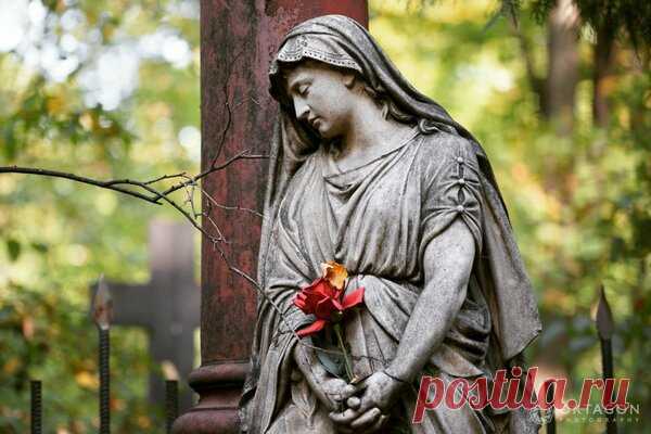 Умершие помогают живым: как попросить о помощи | ПРАВОСЛАВИЕ ONLINE | Яндекс Дзен