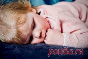 Ещё минуточку: как помочь ребёнку вовремя вставать по утрам?. Встречаем утро с улыбкой: как перестать мучиться с побудкой детей в школу.