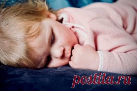 Ещё минуточку: как помочь ребёнку вовремя вставать по утрам?. Встречаем утро с улыбкой: как перестать мучиться с побудкой детей в школу.