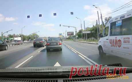 Знаки противоречат разметке. Что делать? — ответ ГИБДД