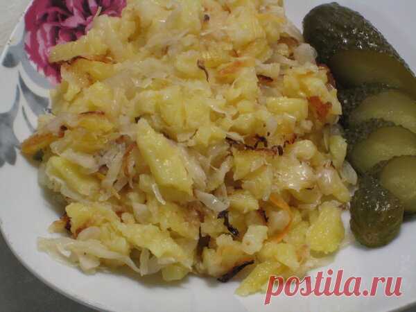 Жареная на сковороде картошка с квашеной капустой и чесночком. Пошаговый рецепт с фото. | STASNET | Яндекс Дзен