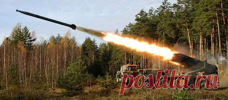 Реактивная система залпового огня БМ-27 «Ураган» 9К57 СССР

Масса боевой машины в боевом положении, т: 20; 
Масса боевой машины без расчета и снарядов, т: 15,1; 
Габариты в походном положении, м: длина – 9,63, ширина – 2,8, высота – 3,225; 
Время перезарядки, мин: 15; 
Запас хода по шоссе, км: 500; 
Количество направляющих, шт: 16; 
Вращение направляющих, град: 240°; 
Время перевода боевой машины из походного в боевое положение не более, мин: 3; 
Время оставления огневой п...