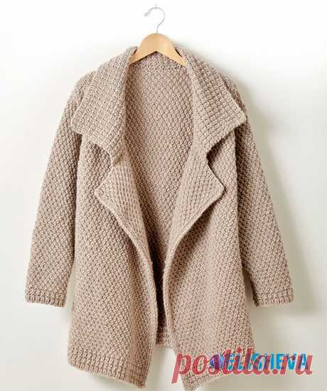 Стильный кардиган с крупной зернистой вязкой Lapel Cardigan от Patons вязаный спицами.