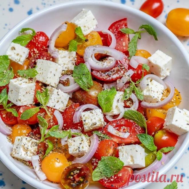 ​Салат из черри и сыра фета