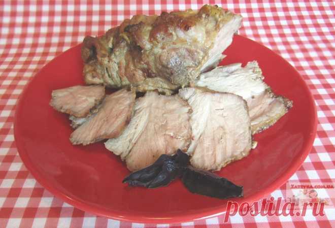 Свинина в горчице, запеченная в духовке Если вы хотите приготовить вкусное и нежное мясо по очень простому рецепту из минимального количества ингредиентов – то этот рецепт именно для вас. Свинина в горчице, запеченная в духовке готовится оч…