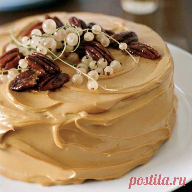 Вкуснейший загадочный карамельный крем

Карамельный крем — «темная лошадка» для начинающих домашних кондитеров, но если постигнуть все нюансы его приготовления и применения, то изделия в виде тортов или эклеров с этим кремом восхитят многих сладкоежек!

Рецепт невероятно нежного и вкусного карамельного крема. Он идеально подойдет для классического медовика и других тортов и пирожных. Им можно наполнять эклеры и шу, а также готовить трайфлы.

Ингредиенты:
200 мл молока;
1 с...